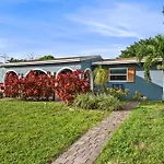 Canal Front Oasis With Pool, Bbq, 15 Mins To Beach