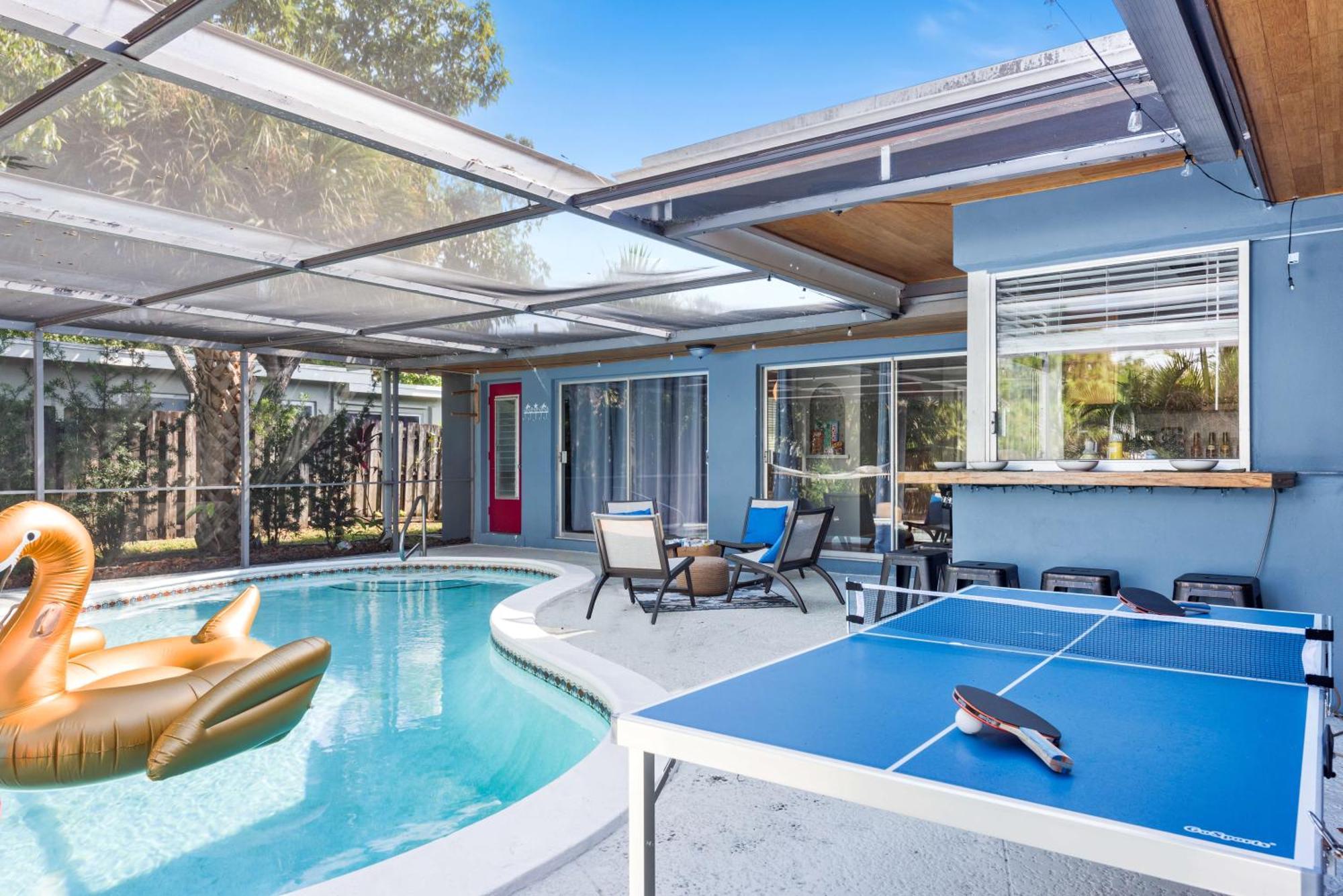 Canal Front Oasis With Pool, Bbq, 15 Mins To *